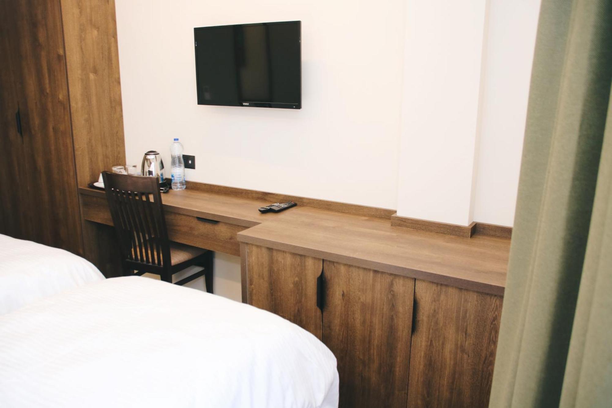 Hotel Rozafa Suhareke Екстер'єр фото