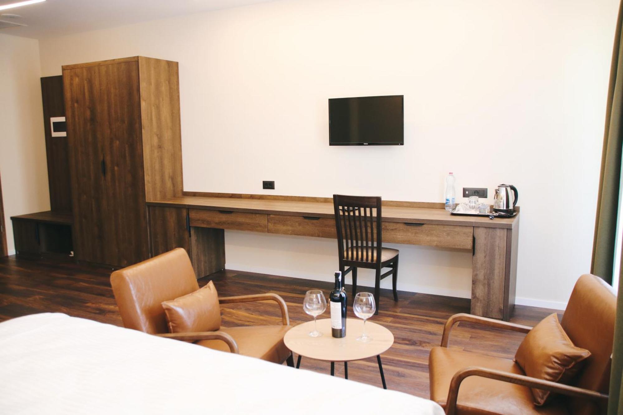 Hotel Rozafa Suhareke Екстер'єр фото